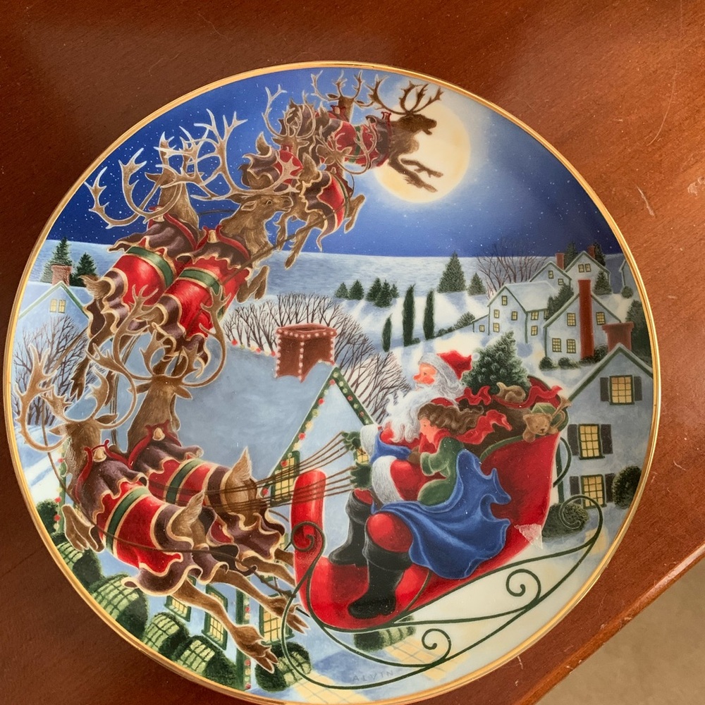 Christmas decor - Santa and Reindeer Decorative Plate